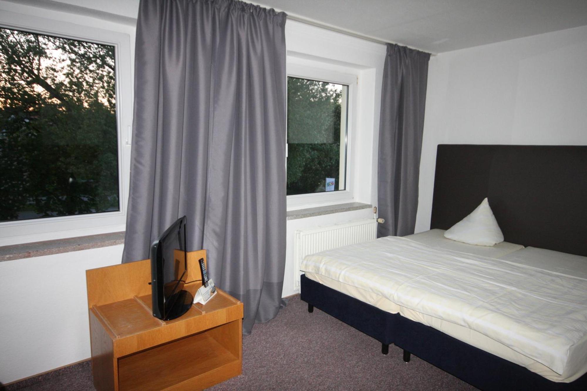 Sl'Otel Budget Bernburg Chambre photo