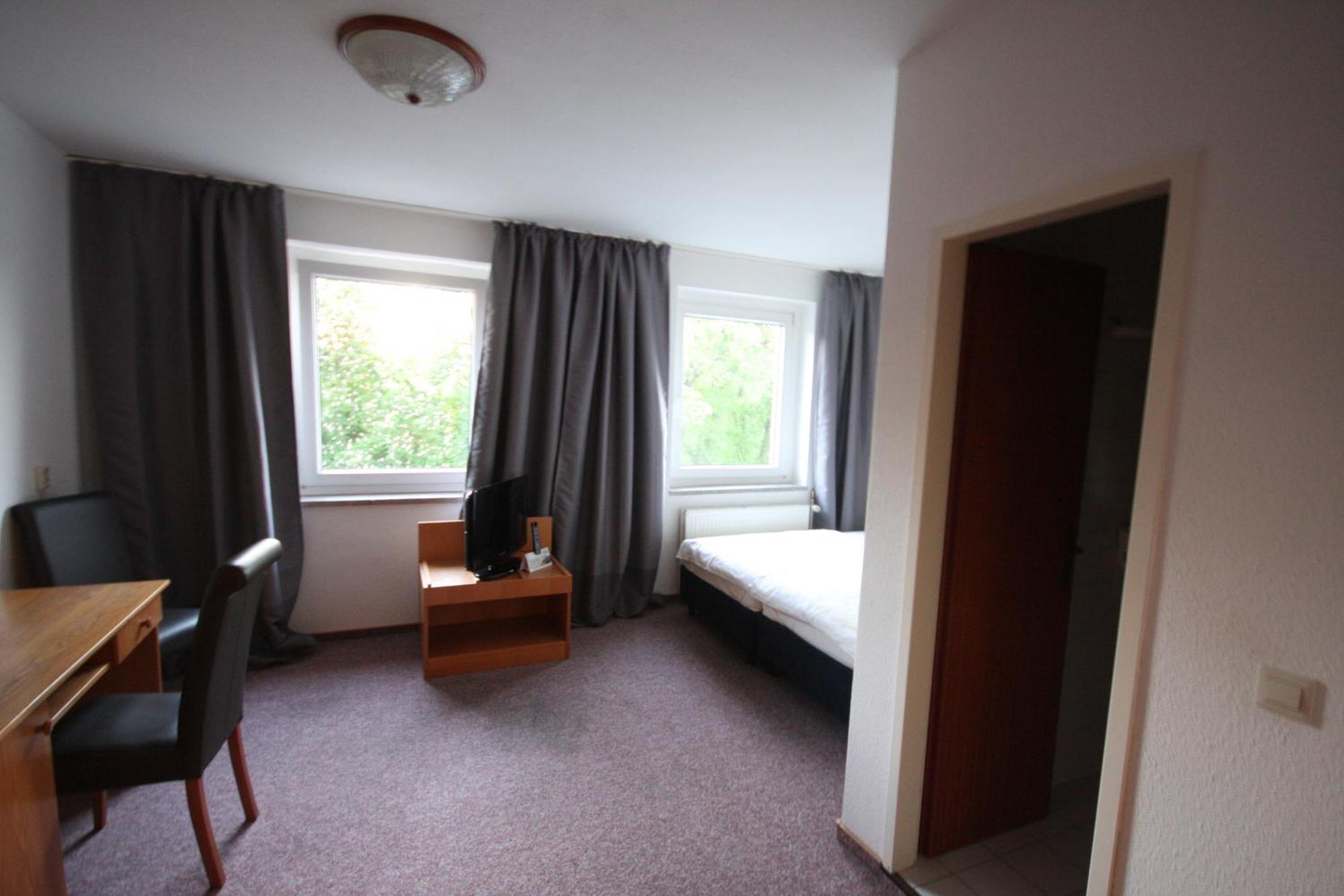 Sl'Otel Budget Bernburg Chambre photo