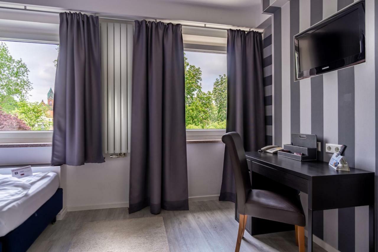 Sl'Otel Budget Bernburg Extérieur photo